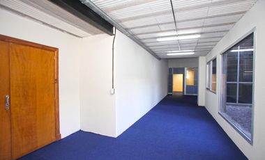 Oficinas en alquiler en Beccar - Centro Uruguay Norte - En Planta Baja con 5 cocheras