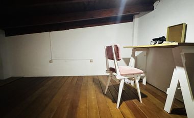 Departamento 1 dormitorio con balcón al frente