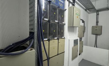 ALQUILER DE EDIFICIO COMERCIAL EN BLOCK DE 926 M2 EN  MONSERRAT