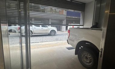 ALQUILER DE EDIFICIO COMERCIAL EN BLOCK DE 926 M2 EN  MONSERRAT