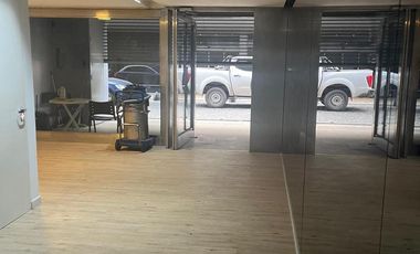 ALQUILER DE EDIFICIO COMERCIAL EN BLOCK DE 926 M2 EN  MONSERRAT
