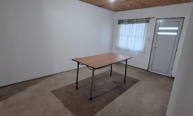 Casa a terminar con amplio lote. Barrio Parque Peña.