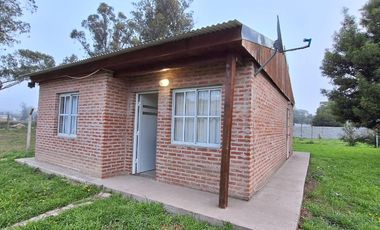 Casa a terminar con amplio lote. Barrio Parque Peña.