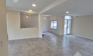 Venta Casa 3 Dormitorios - Bº El Vergel - Centenario