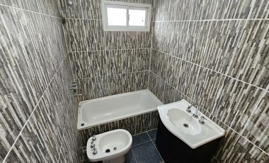 VENTA \Casa 4 dormitorios \Loteo Nueva Era \Cinco Saltos