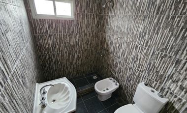 VENTA \Casa 4 dormitorios \Loteo Nueva Era \Cinco Saltos