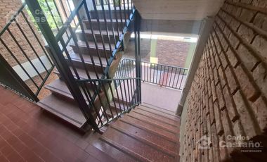 Exc. 3 Amb. con Balcón, Cochera Cubierta a 1/c de Av. Maipú