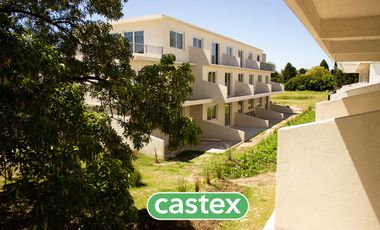 Departamento 2 ambientes en venta en planta baja en Saravi Village