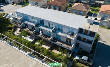 Departamento 2 ambientes en venta en planta baja en Saravi Village