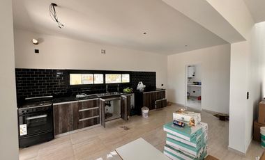 Casa en Santa Elisa, Pilar del este