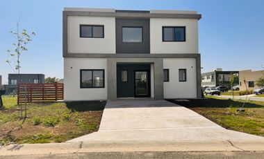 Casa en Santa Elisa, Pilar del este