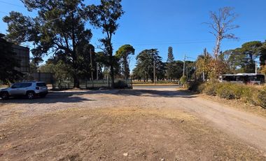 AMPLIO DEPOSITO CON Y TERRENO AMPLIO SOBRE JUAN B. JUSTO!