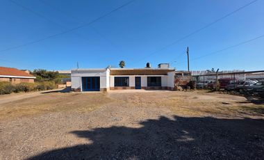 AMPLIO DEPOSITO CON Y TERRENO AMPLIO SOBRE JUAN B. JUSTO!