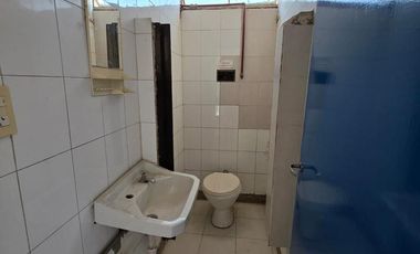 AMPLIO DEPOSITO CON Y TERRENO AMPLIO SOBRE JUAN B. JUSTO!