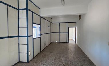 AMPLIO DEPOSITO CON Y TERRENO AMPLIO SOBRE JUAN B. JUSTO!