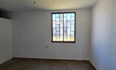 AMPLIO DEPOSITO CON Y TERRENO AMPLIO SOBRE JUAN B. JUSTO!