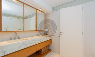 Departamento Penthouse 4 ambientes con terraza y cochera propia en alquiler Recoleta