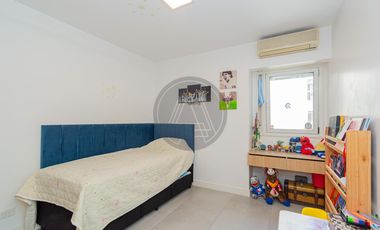 Departamento Penthouse 4 ambientes con terraza y cochera propia en alquiler Recoleta