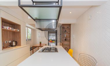 Departamento Penthouse 4 ambientes con terraza y cochera propia en alquiler Recoleta