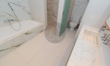 Departamento Penthouse 4 ambientes con terraza y cochera propia en alquiler Recoleta