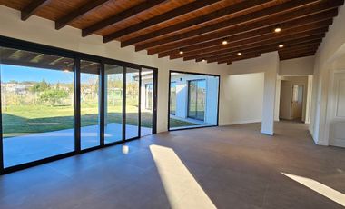 VENTA | CASA A ESTRENAR | ARENAS CHICO