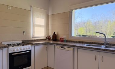 ¡Inolvidable casa quinta en el corazón del barrio más encantador y sereno de la ciudad de Lobos