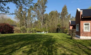 ¡Inolvidable casa quinta en el corazón del barrio más encantador y sereno de la ciudad de Lobos