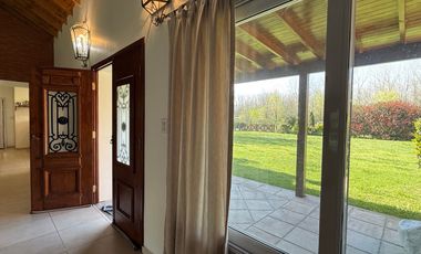 ¡Inolvidable casa quinta en el corazón del barrio más encantador y sereno de la ciudad de Lobos