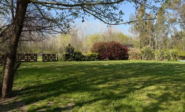 ¡Inolvidable casa quinta en el corazón del barrio más encantador y sereno de la ciudad de Lobos