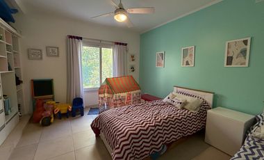 ¡Inolvidable casa quinta en el corazón del barrio más encantador y sereno de la ciudad de Lobos