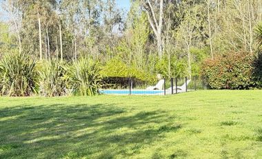 ¡Inolvidable casa quinta en el corazón del barrio más encantador y sereno de la ciudad de Lobos