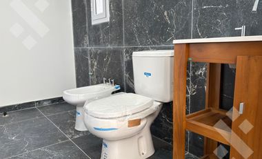 En Venta, Duplex de 3 Dormitorios, B. La Casona 2, Plottier