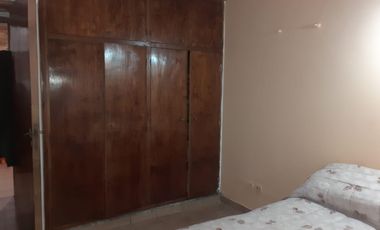 Casa mas departamento. En Block Oportunidad. La calle ex 230 al 1100