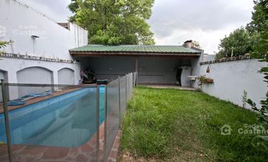 PH 3 Amb. con Fondo, Quincho, Piscina, Garaje y Terraza