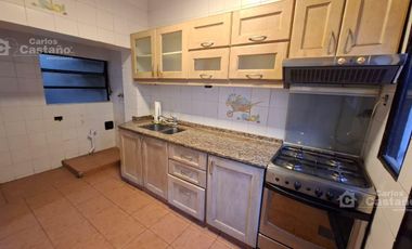 PH 3 Amb. con Fondo, Quincho, Piscina, Garaje y Terraza