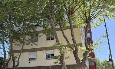 Departamento de 3 dormitorios en piso alto con vista abierta