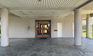 Departamento de 3 dormitorios en piso alto con vista abierta