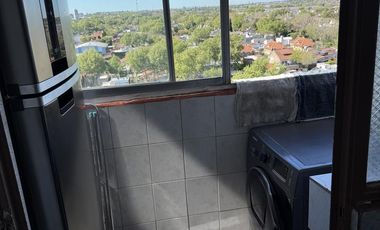Departamento de 3 dormitorios en piso alto con vista abierta