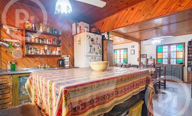 Local comercial amplio más vivienda de 4 dormitorios en VENTA