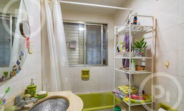 Local comercial amplio más vivienda de 4 dormitorios en VENTA