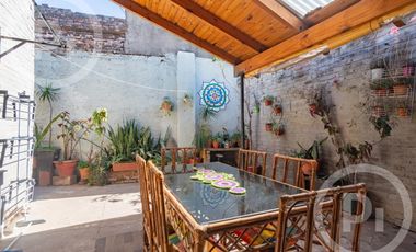 Local comercial amplio más vivienda de 4 dormitorios en VENTA