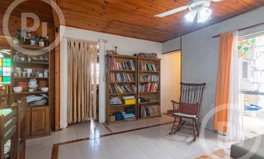 Local comercial amplio más vivienda de 4 dormitorios en VENTA