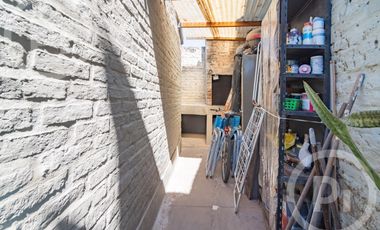 Local comercial amplio más vivienda de 4 dormitorios en VENTA