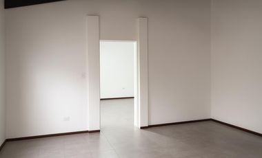 Casa 3 ambientes en Ranelagh, amplio lote, APTO CREDITO en venta