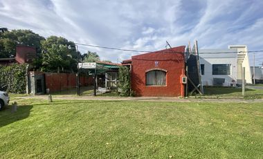 CASA EN VILLA ELISA 2 DORMITORIOS MAS LOCAL