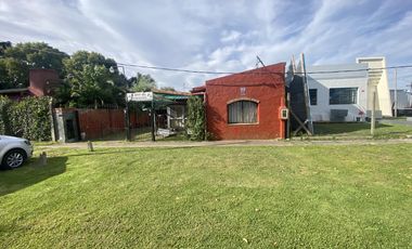 CASA EN VILLA ELISA 2 DORMITORIOS MAS LOCAL