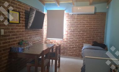 Venta casa 2 dormitorios con pileta - B° Sarmiento, Centenario, Neuquén