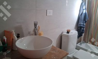 Venta casa 2 dormitorios con pileta - B° Sarmiento, Centenario, Neuquén