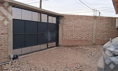 Venta casa 2 dormitorios con pileta - B° Sarmiento, Centenario, Neuquén