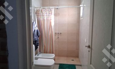 Venta casa 2 dormitorios con pileta - B° Sarmiento, Centenario, Neuquén
